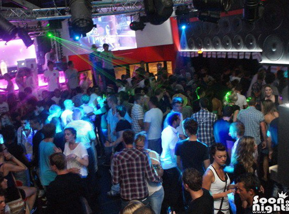 Le plus grand dancefloor à Lacanau océan !