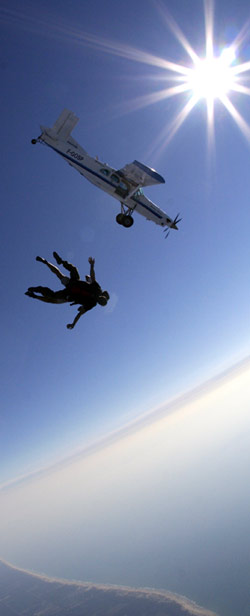 Wingsuiting : saut sportif avec une combinaison spéciale