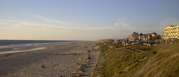 Vue générale du front de mer de lacanau - 2008