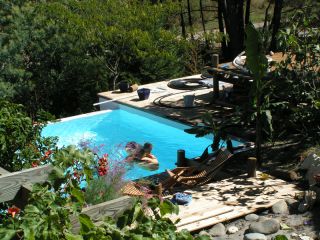 piscine débordement definition