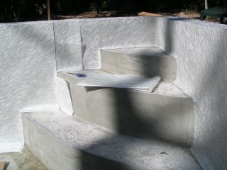 construction escalier baln&eacute;o piscine