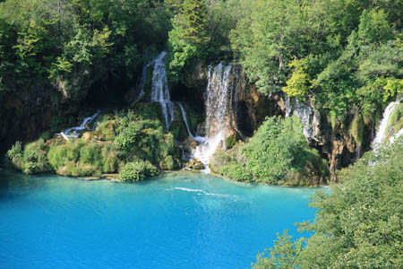 Lacs Plitvice cascade 

Velike 
